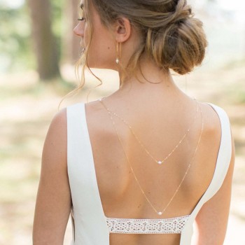 "Lidia" Collier de mariée avec bijou de dos et perles d'eau douce ou perles nacrées.